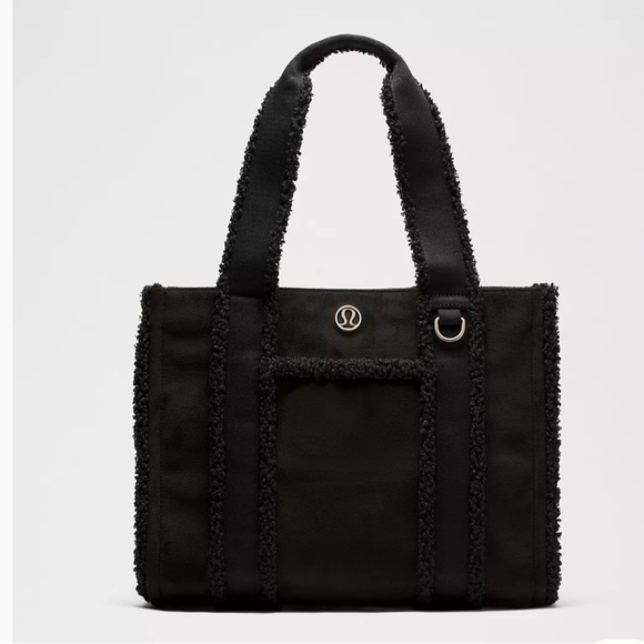 NWT Lululemon Full Size Boxy Tote Black Faux Shearling Trim Bag O/S - Picture 6 of 7